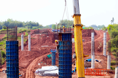 梁平至開江高速公路建設如火如荼，區(qū)域交通大動脈加速成型